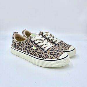 Cariuma Leopard Print OCA Low Vegan Leather Sneaker Women’s 8.5 Men’s 7